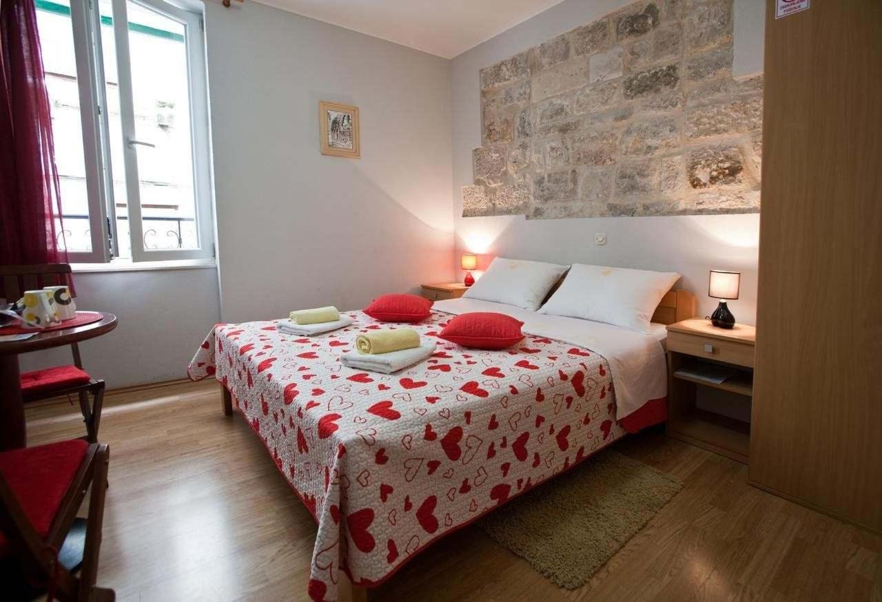 جوليجي رومز