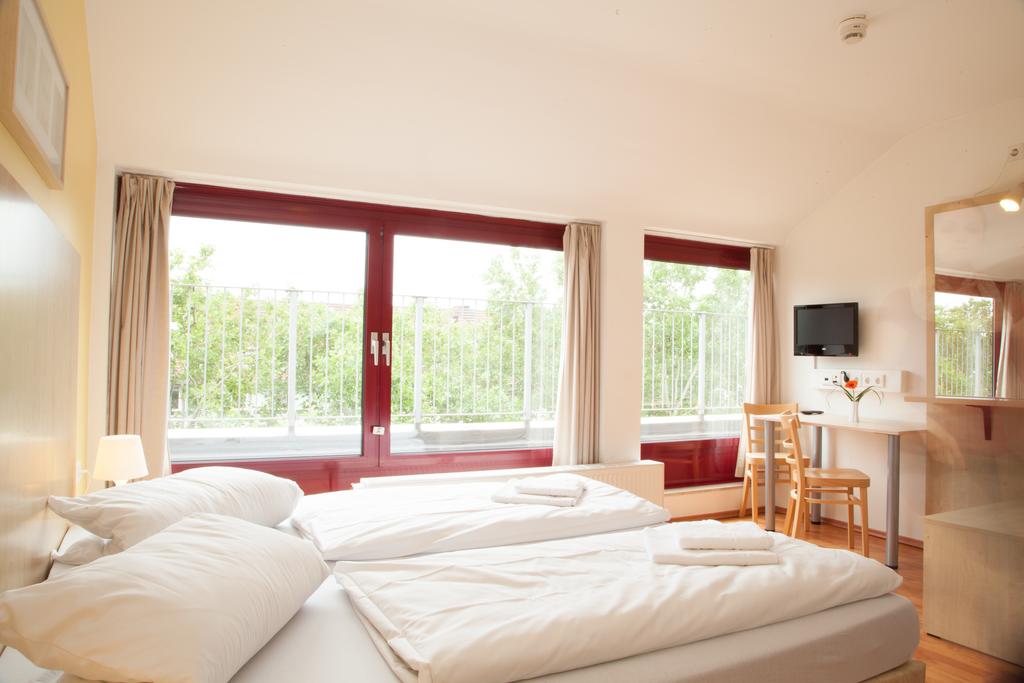 أيه أند أو داسلدورف هوبتباهنهوف