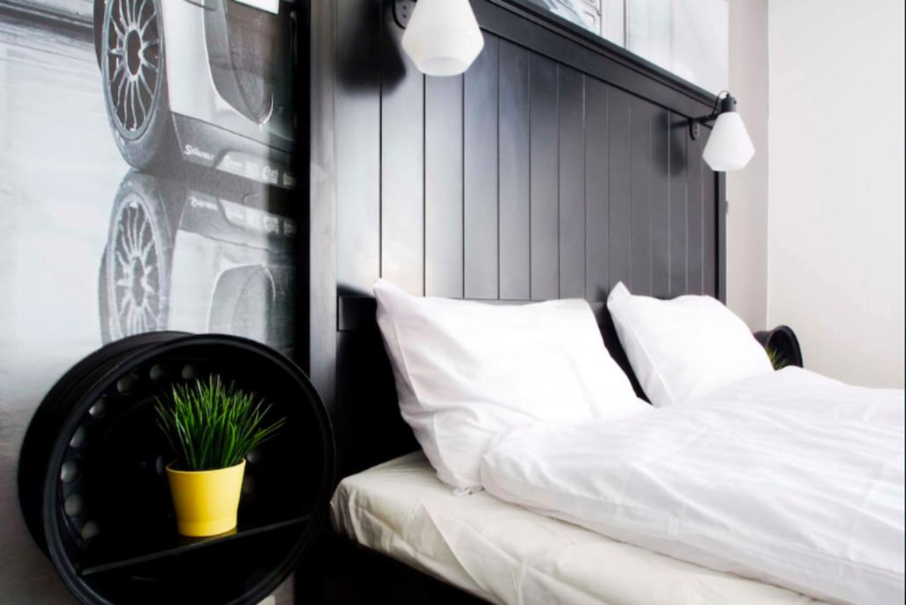 ِشقة جوزيف كوروت 