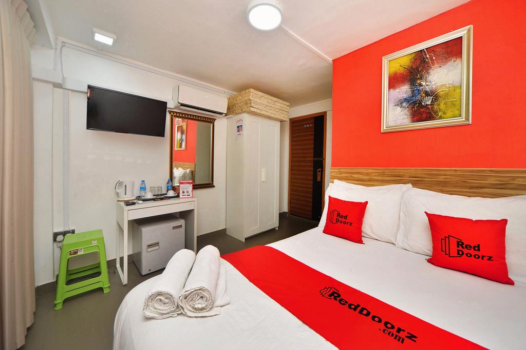 RedDoorz Hostel near Little India MRT