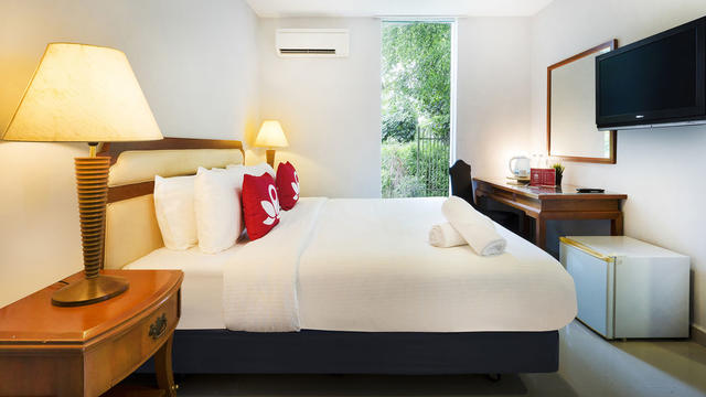 ZEN Rooms Bukit Timah