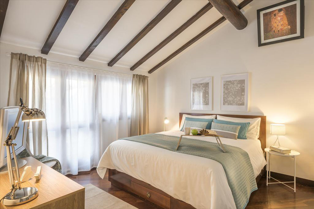 بورتا تيسينيسي - رينت كلاس مانساردا