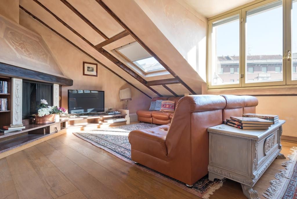 بورتا رومانا - رينت كلاس أجورا