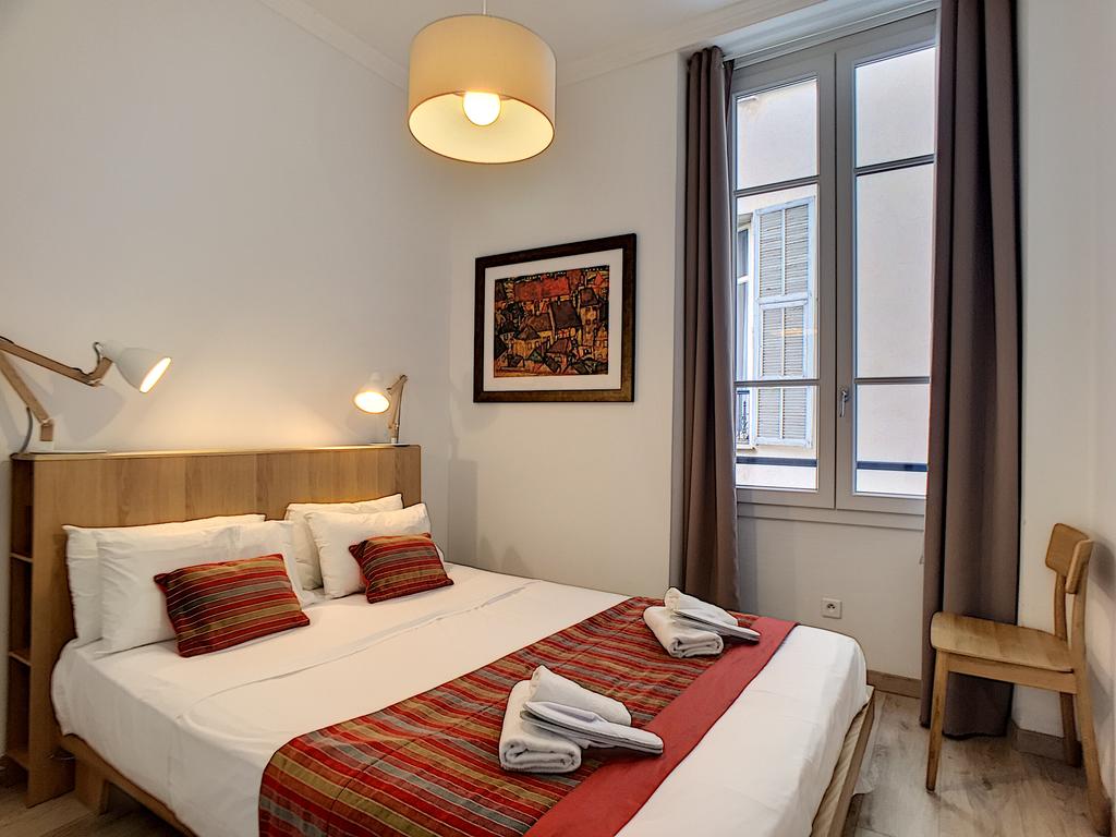 أشلي آند باركر - كوت جاردان بريميوم