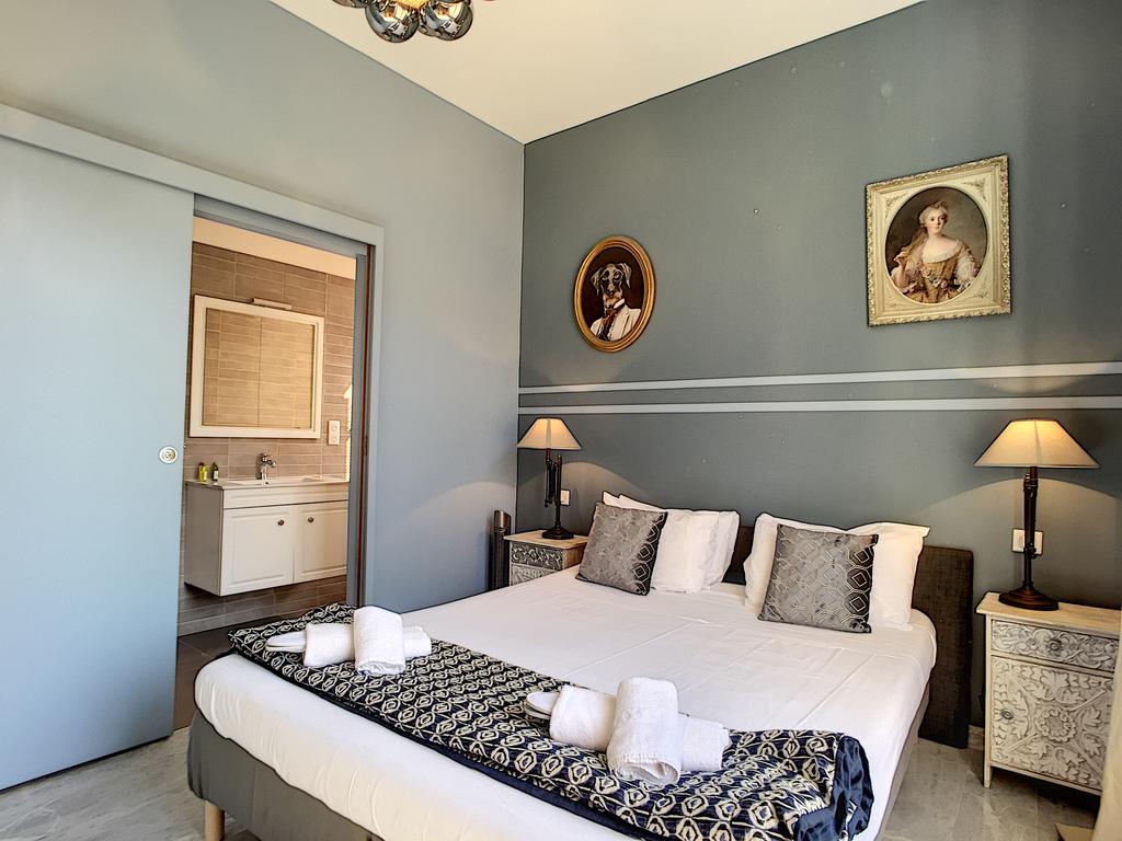 أشلي آند باركر - فرينش ريفيرا بريستيج