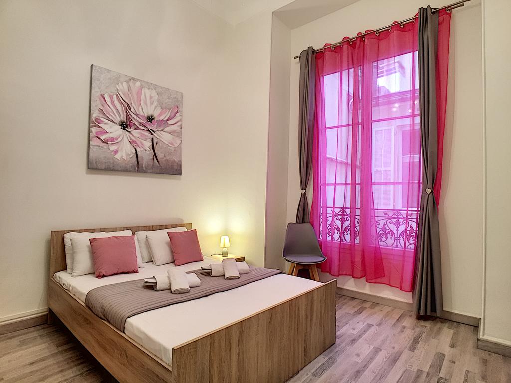 آشلي آند باركر - لا كابيلينا