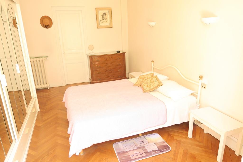 آشلي إي باركر - مير إي سولاي