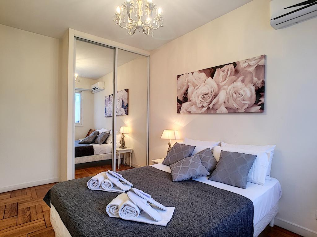 أشلي آند باركر - ميزون باتريزيا تيراس