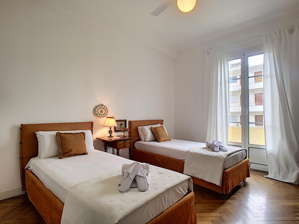 أشلي آند باركر - باليه نيكول