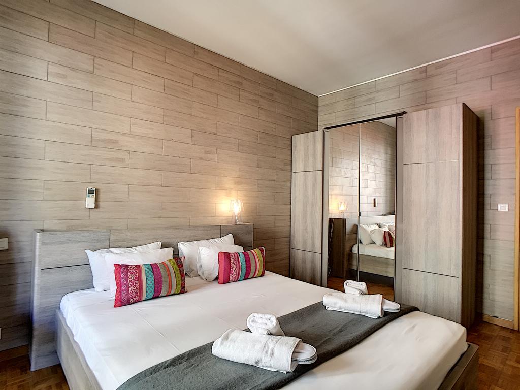 أشلي آند باركر - بارك بروميناد