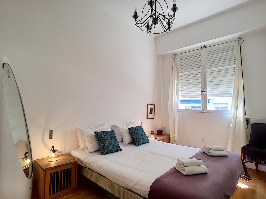 أشلي آند باركر - بلايا بلو برومينايند