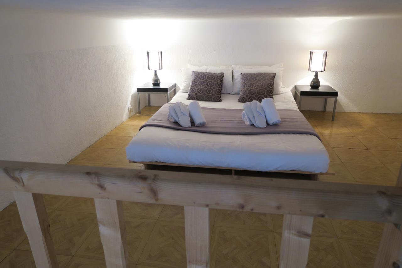 أشلي آند باركر - سكوير بروميناد