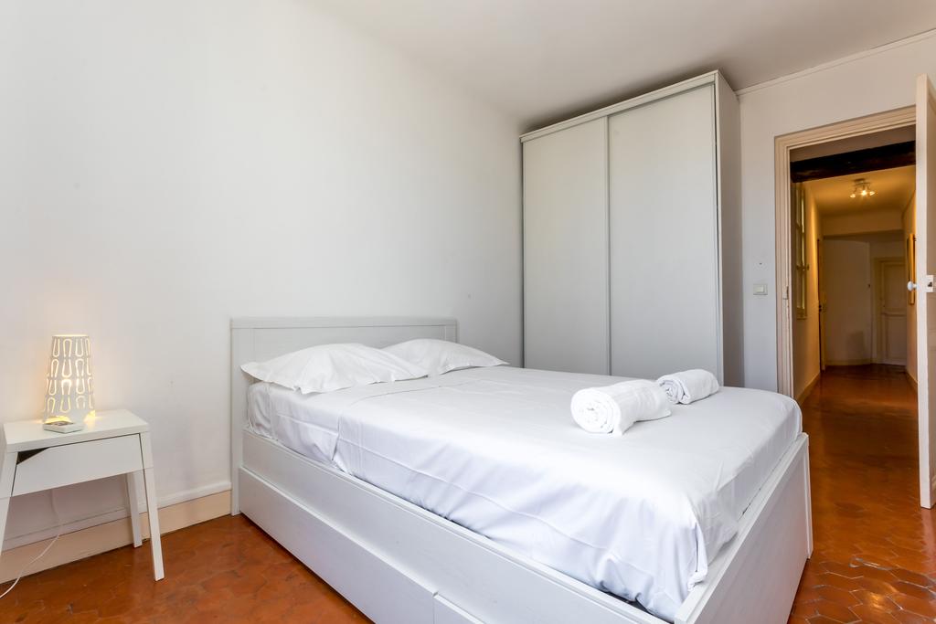 لو ريبابليك - بالكون سور لو فيو بورت