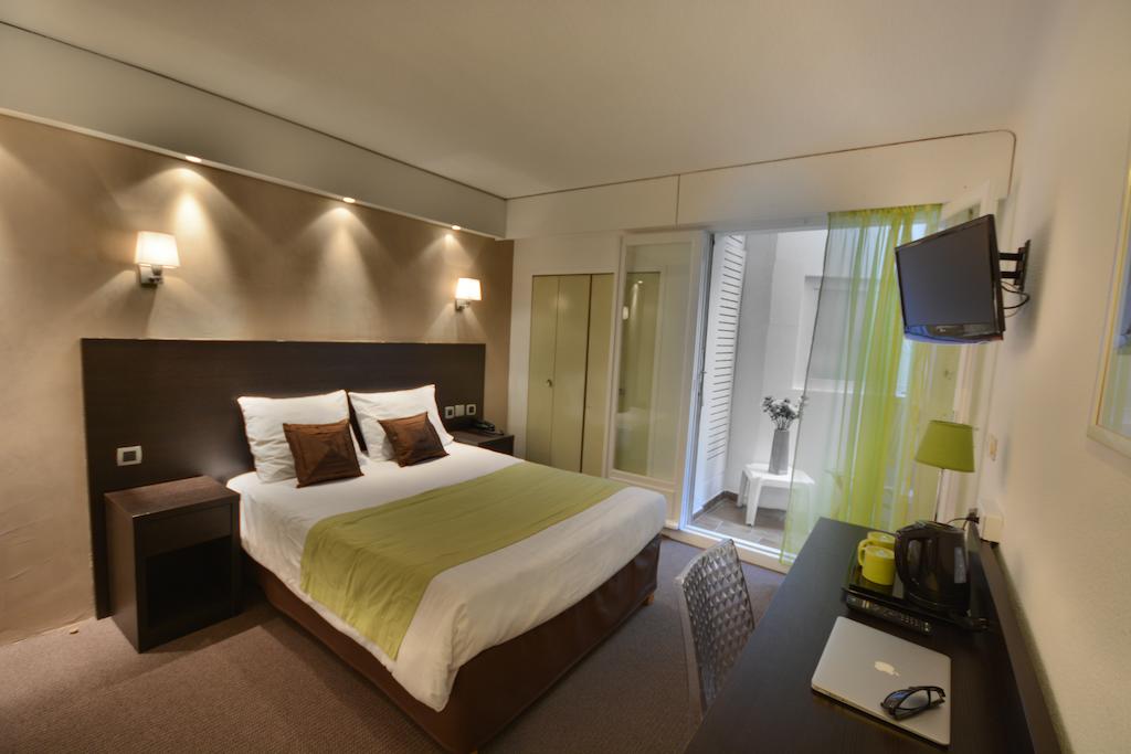 فندق أثينييه 