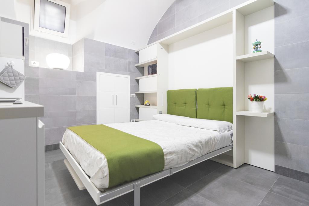 ريليه نيفيل آيه ديكوماني