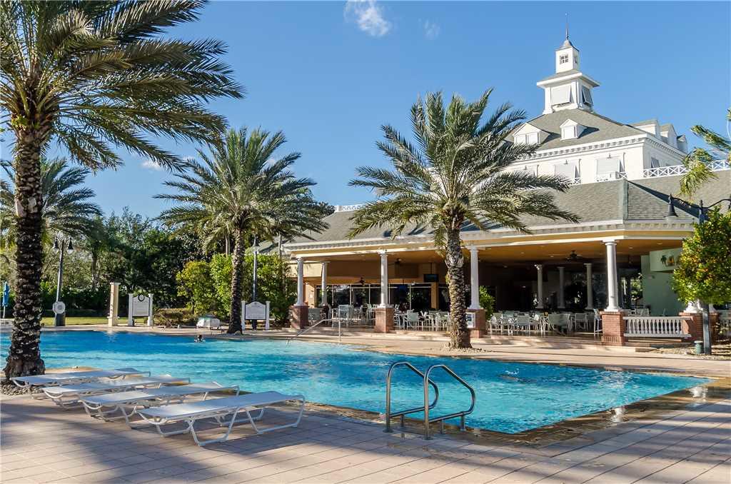 6 بد روم ريونيون ريزورت هوم ويذ بول