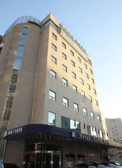 فندق ريفر بارك