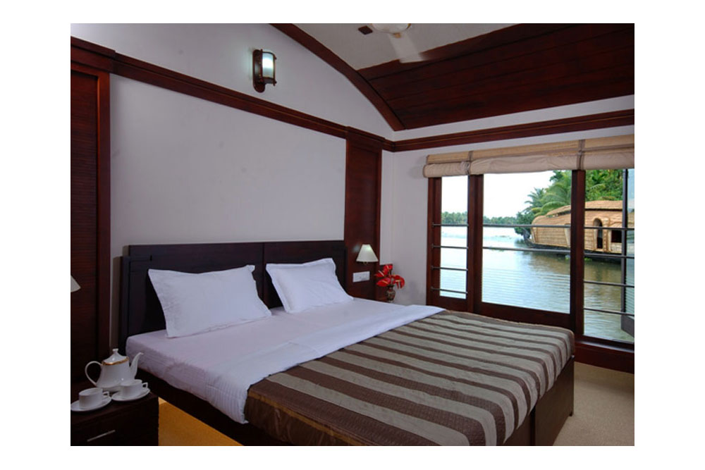 ايفير جرين هاوسبوتس 