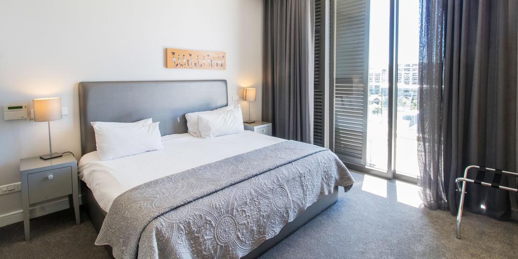 ووترفرونت فيليدج