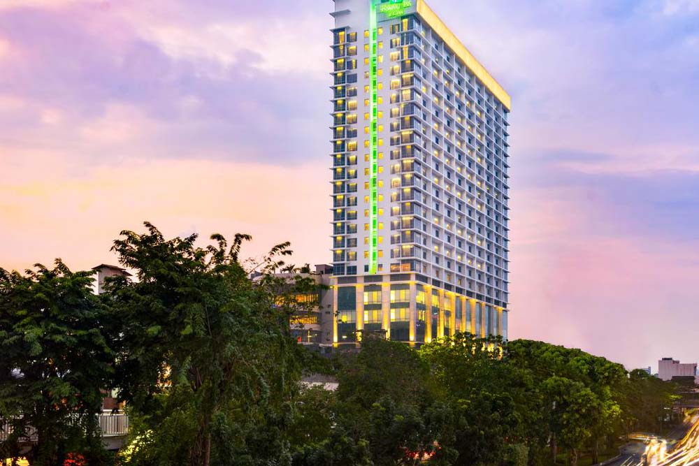 Holiday Inn & Suites Jakarta Gajah Mada
