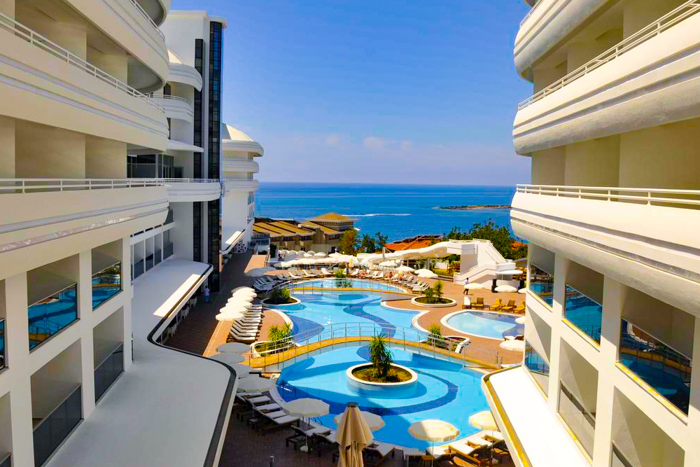 Laguna Beach Alya Resort & Spa