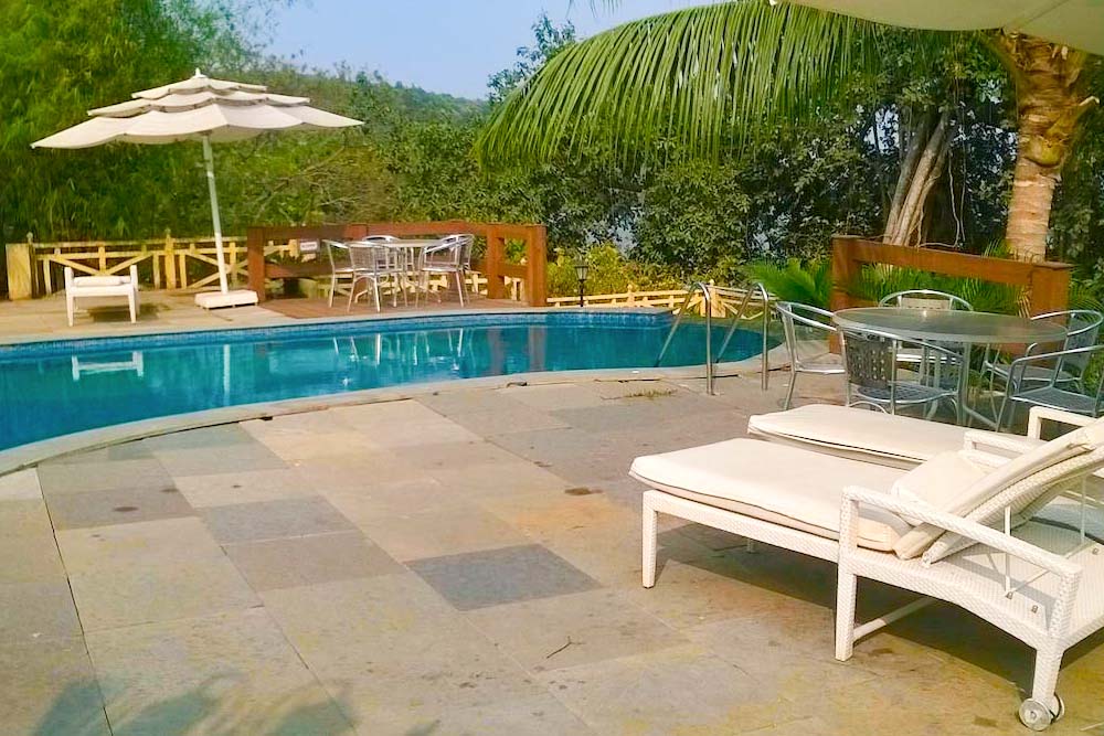 منتجع ستون ووتر إكو 