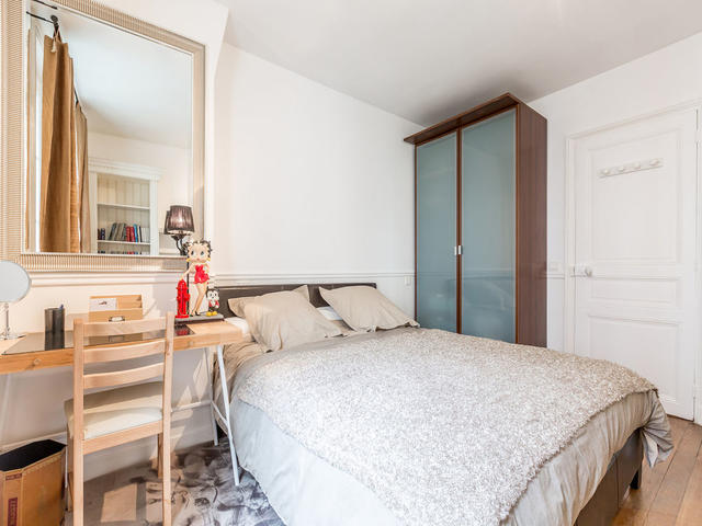 وي ستاي - تشامبز ايليسيز 75008