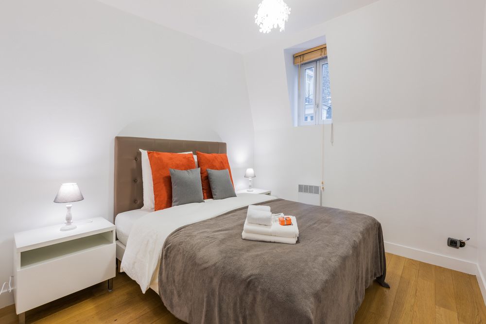 سو تشيك سويتس باريس الشانزليزيه