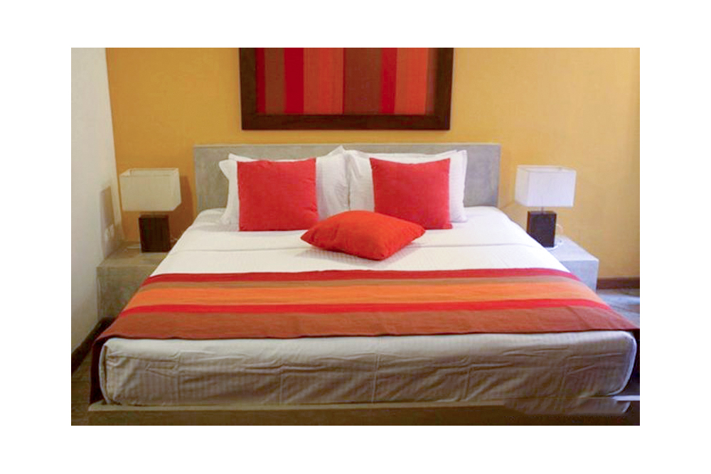 فيفث لان هاوس 