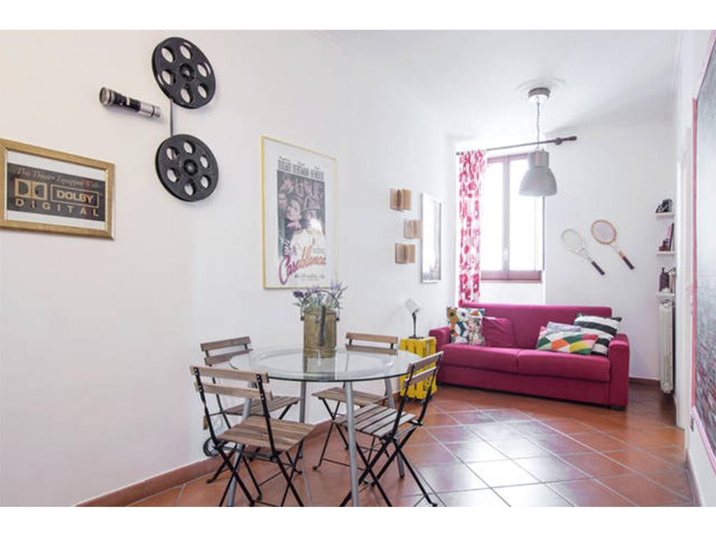 ديموداي هوليداي 