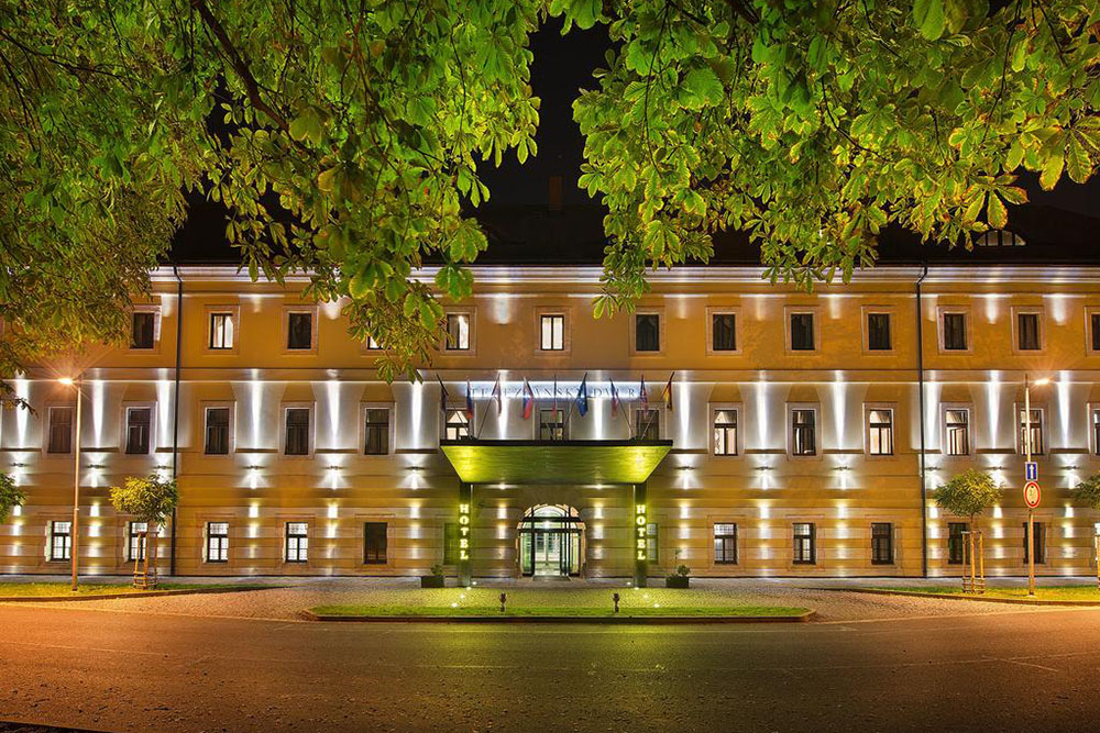 فندق إي إيه تيريزيانسكي دفور