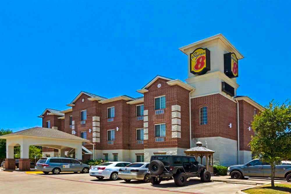 Super 8 by Wyndham Austin/Airport South