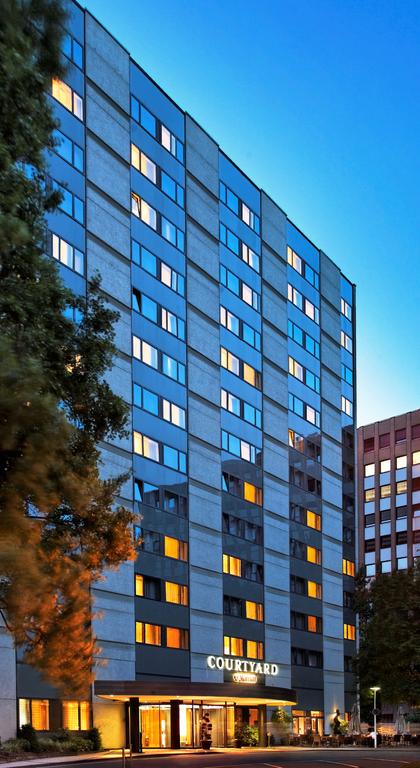 فندق كورتيارد سيستيرن دوسيلدورف