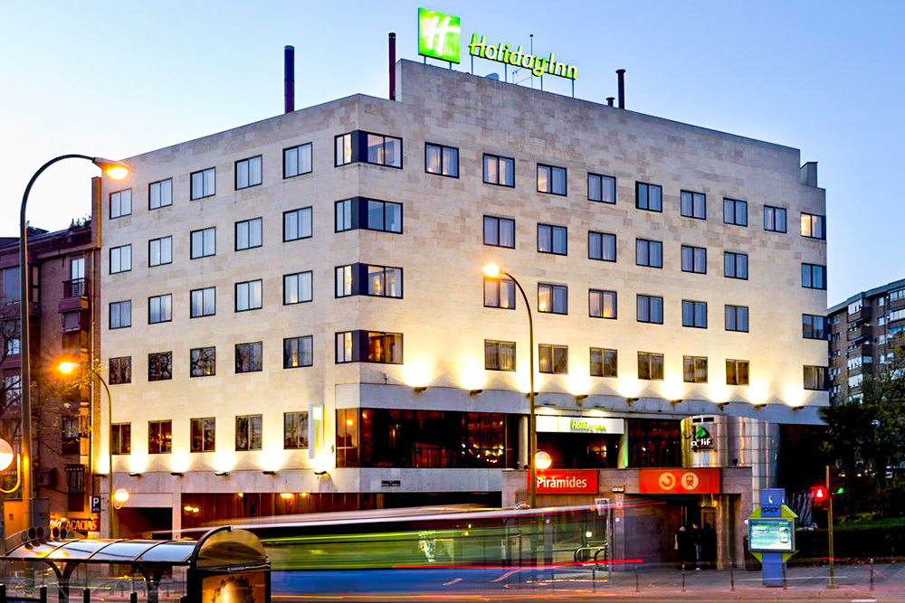 فندق هوليدي ان مدريد بيراميدس