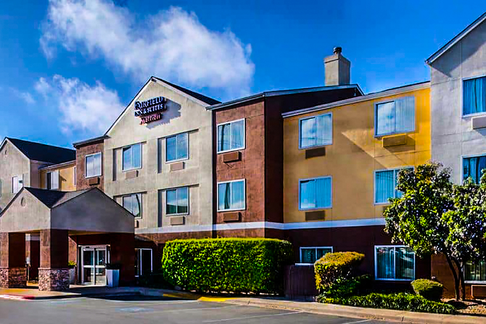  فيرفيلد إن آند سويتس أوستن يونيفرستي أريا