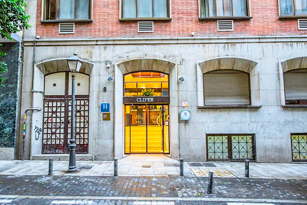 فندق بيتيت بالاس كليبير