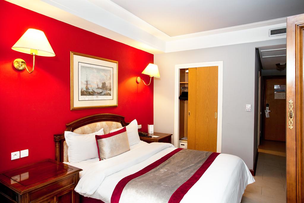 فندق ليس سيسونز