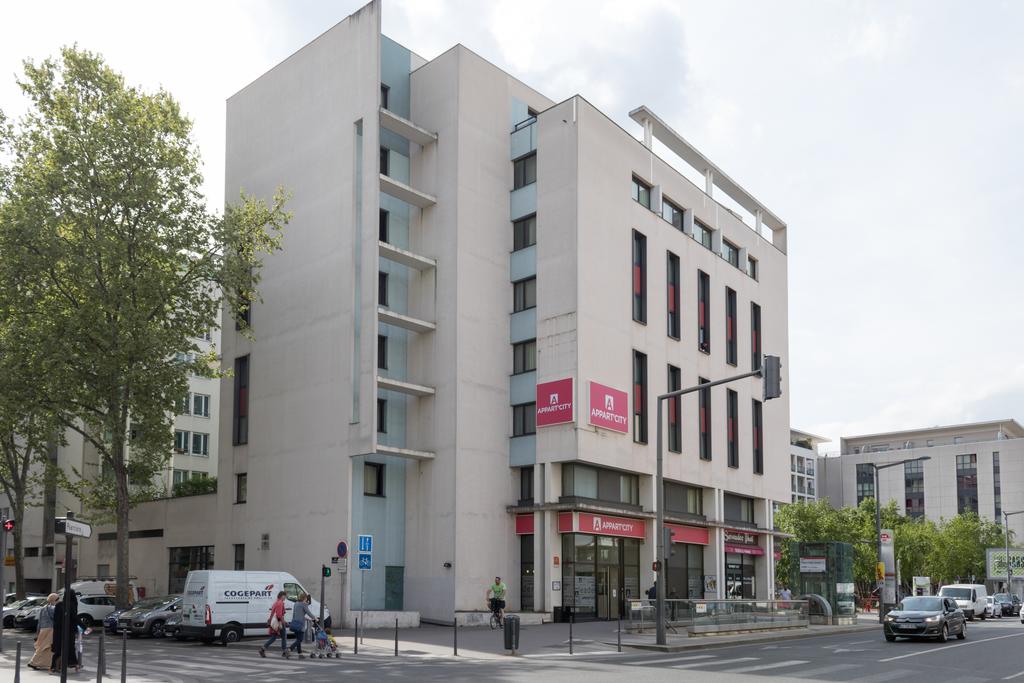 ابارت سيتي كونفورت ليون جيرلاند