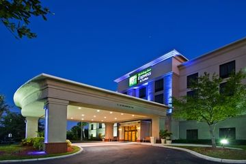 Holiday Inn Express Hotel & Suites Tampa-Anderson Rd/Veteran