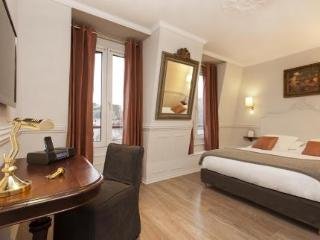 فندق دو لا بورت دوري