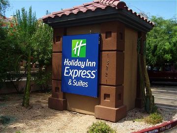 Holiday Inn Express & Suites Phoenix/Chandler (Ahwatukee)