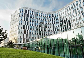 كورتيارد فيينا براتتير/فاير