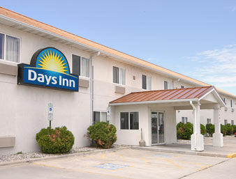 Days Inn & Suites by Wyndham Fargo 19th Ave/Airport Dome