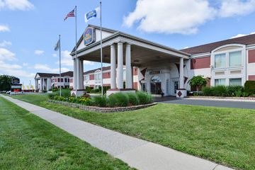 Days Inn & Suites by Wyndham Roseville/Detroit Area