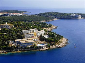 Splendid Golden Rocks Resort