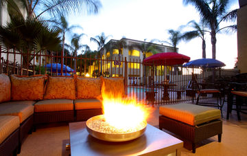 Hotel d’Lins Ontario Airport