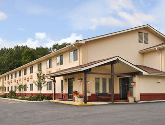 Super 8 by Wyndham Newburgh/West Point Near Stewart Airport