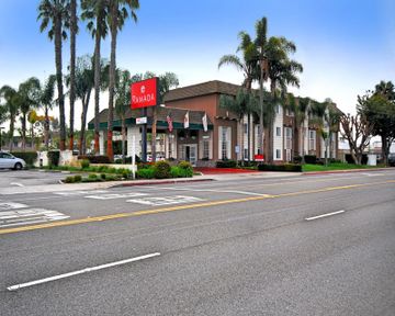 Ramada by Wyndham Costa Mesa/Newport Beach