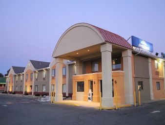 Howard Johnson Hotel & Suites by Wyndham Allentown/Dorney