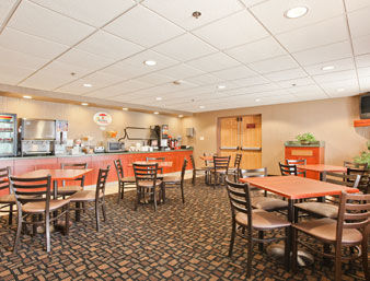 Super 8 by Wyndham Bloomington/Airport